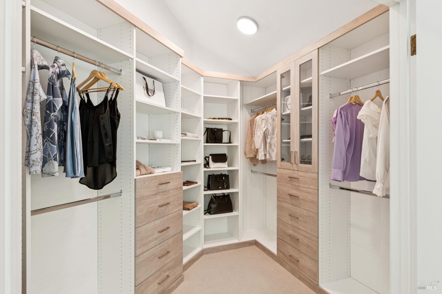 Detail Gallery Image 14 of 41 For 155 H Ln, Novato,  CA 94945 - 4 Beds | 4/1 Baths