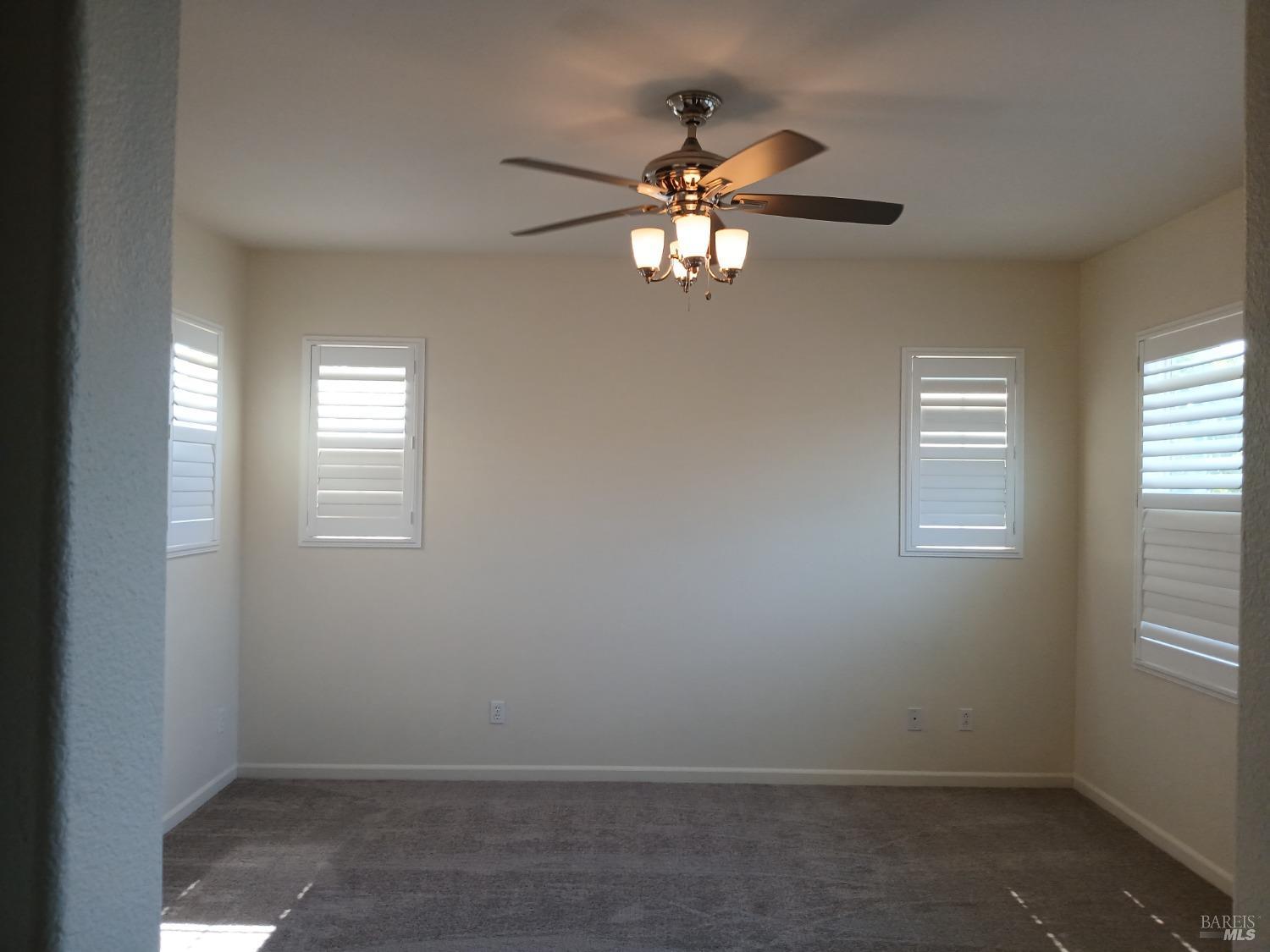 Detail Gallery Image 12 of 24 For 2022 Verbena Dr, Santa Rosa,  CA 95404 - 3 Beds | 2/1 Baths