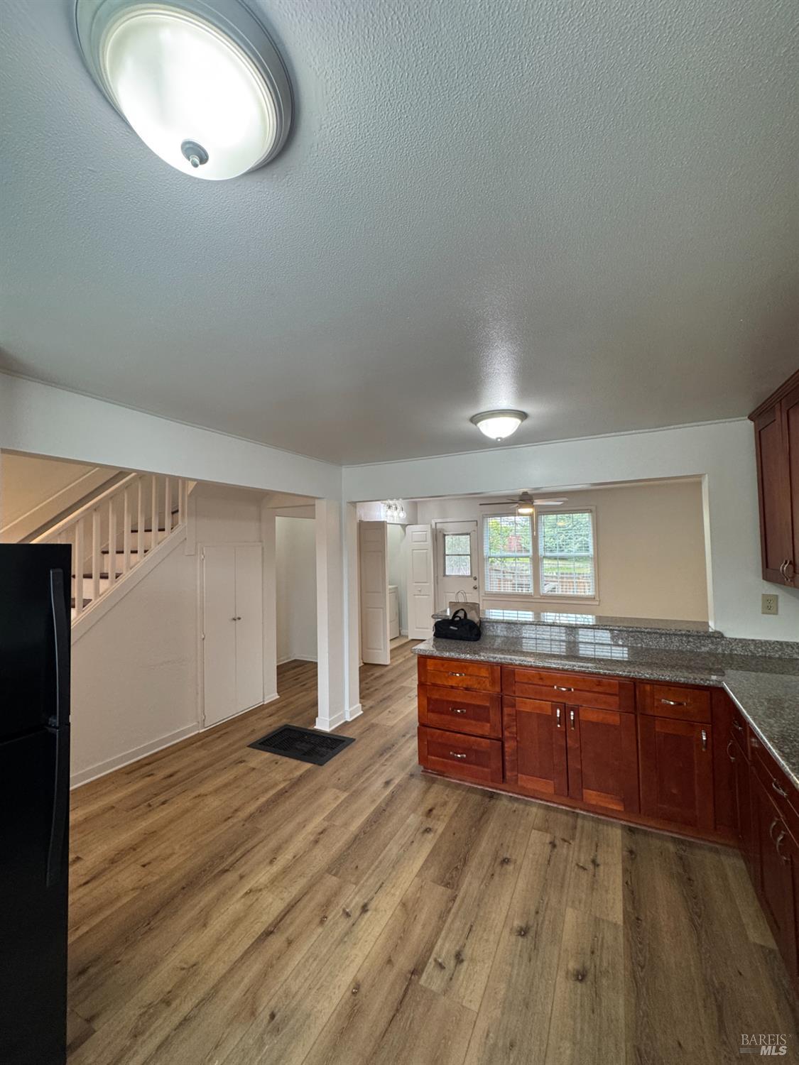 Detail Gallery Image 5 of 32 For 66 Parrott St, Vallejo,  CA 94590 - 3 Beds | 1 Baths