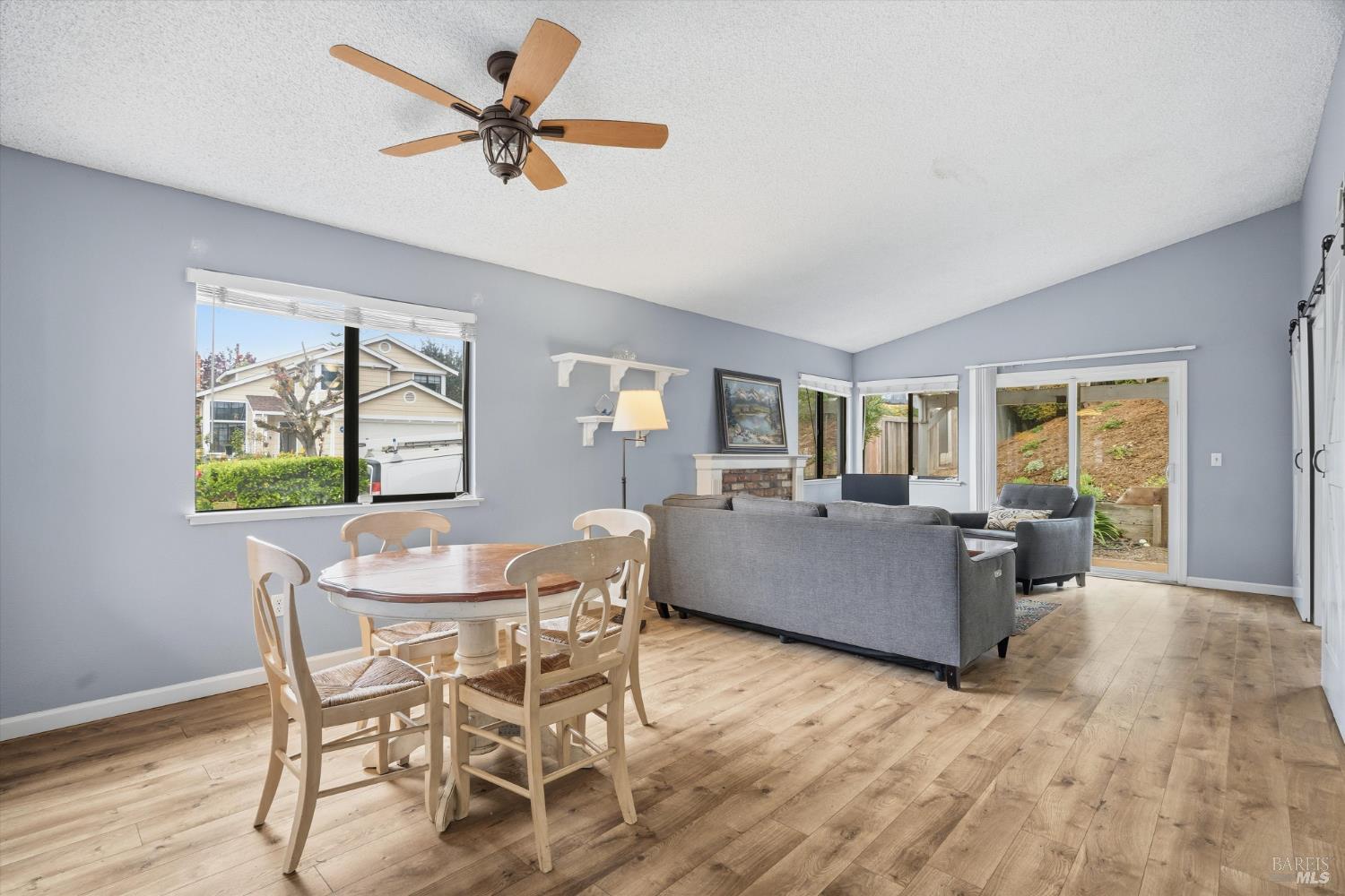 Detail Gallery Image 9 of 23 For 705 Starfish Dr, Vallejo,  CA 94591 - 3 Beds | 2 Baths