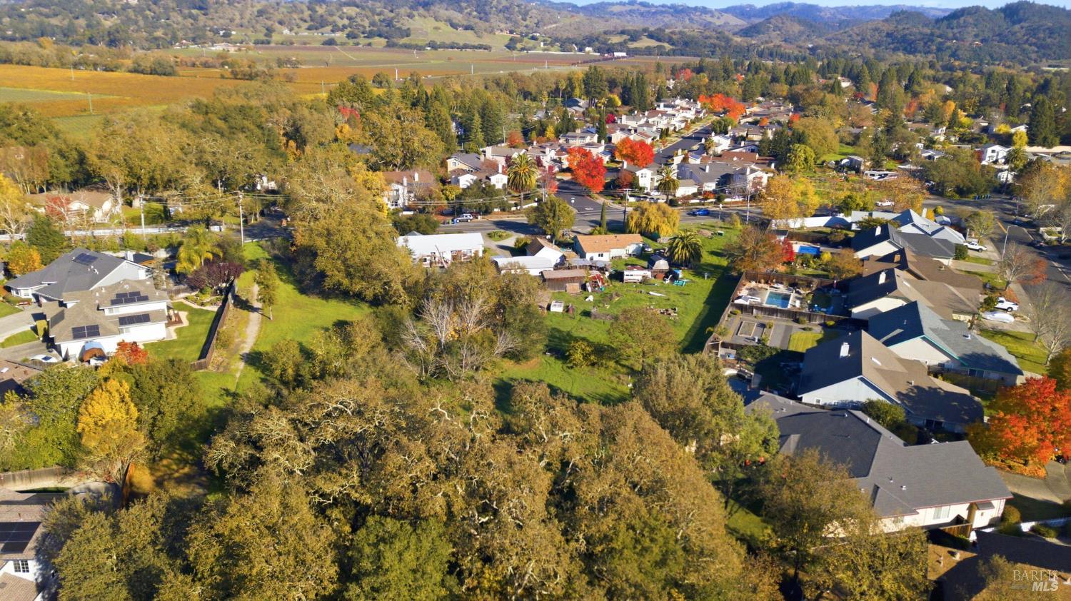 Detail Gallery Image 10 of 16 For 6283 Old Redwood Hwy, Santa Rosa,  CA 95403 - 4 Beds | 3 Baths