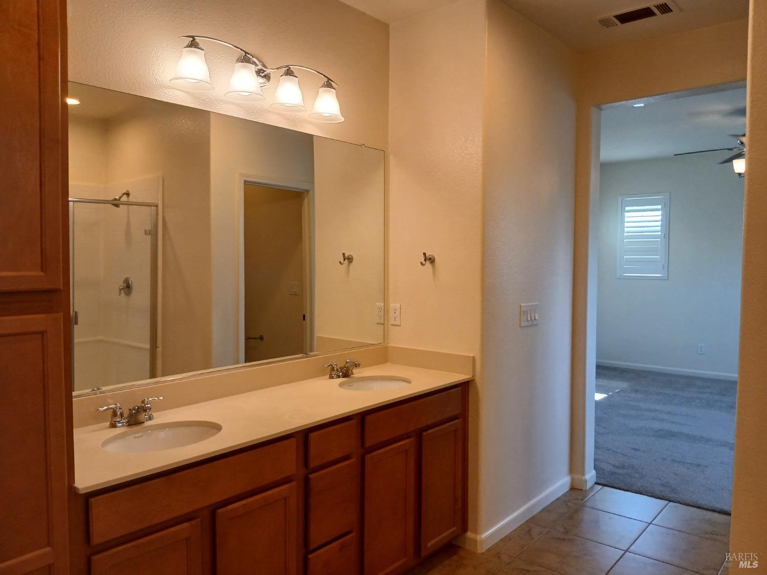 Detail Gallery Image 14 of 24 For 2022 Verbena Dr, Santa Rosa,  CA 95404 - 3 Beds | 2/1 Baths