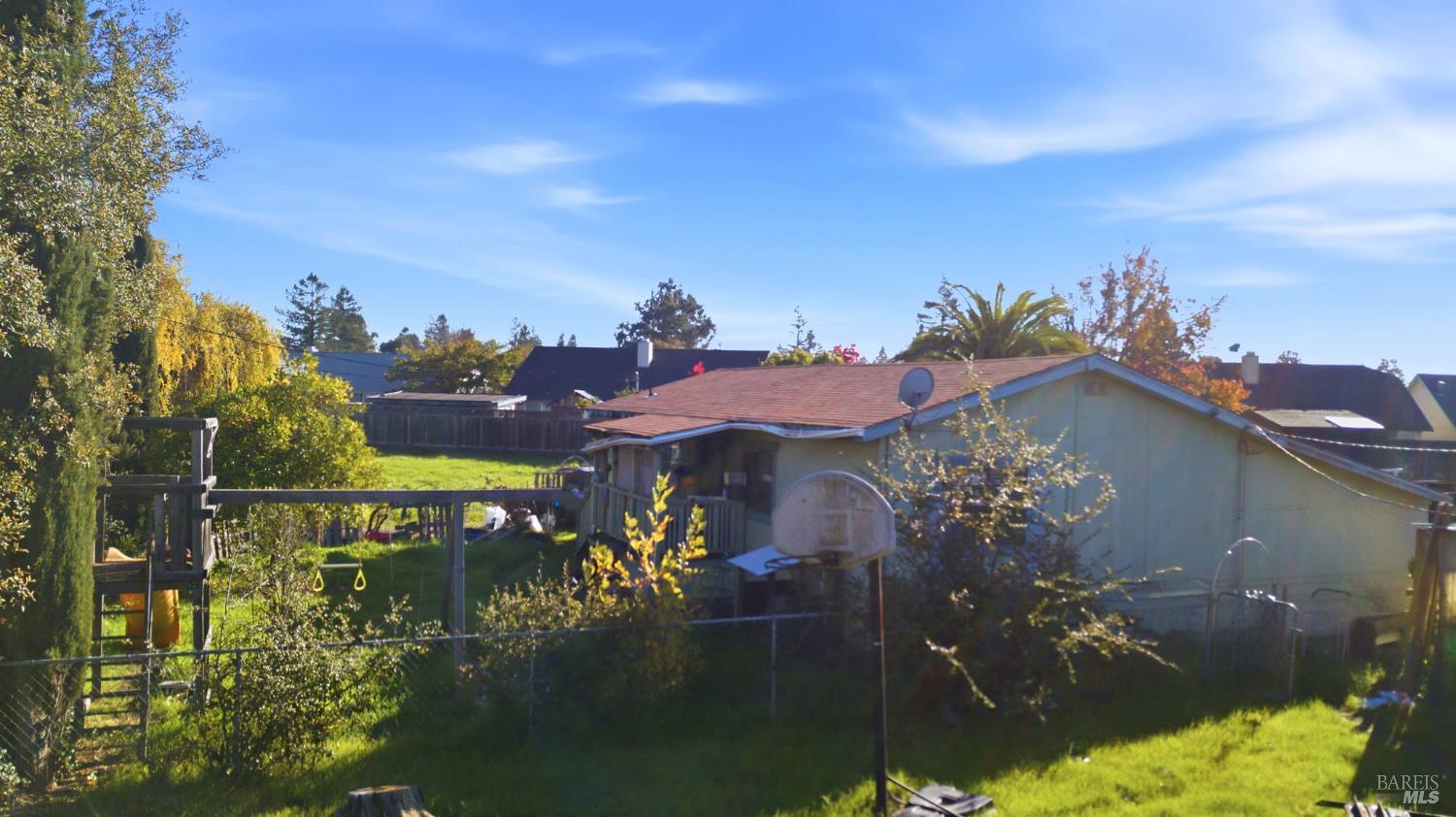 Detail Gallery Image 13 of 16 For 6283 Old Redwood Hwy, Santa Rosa,  CA 95403 - 4 Beds | 3 Baths