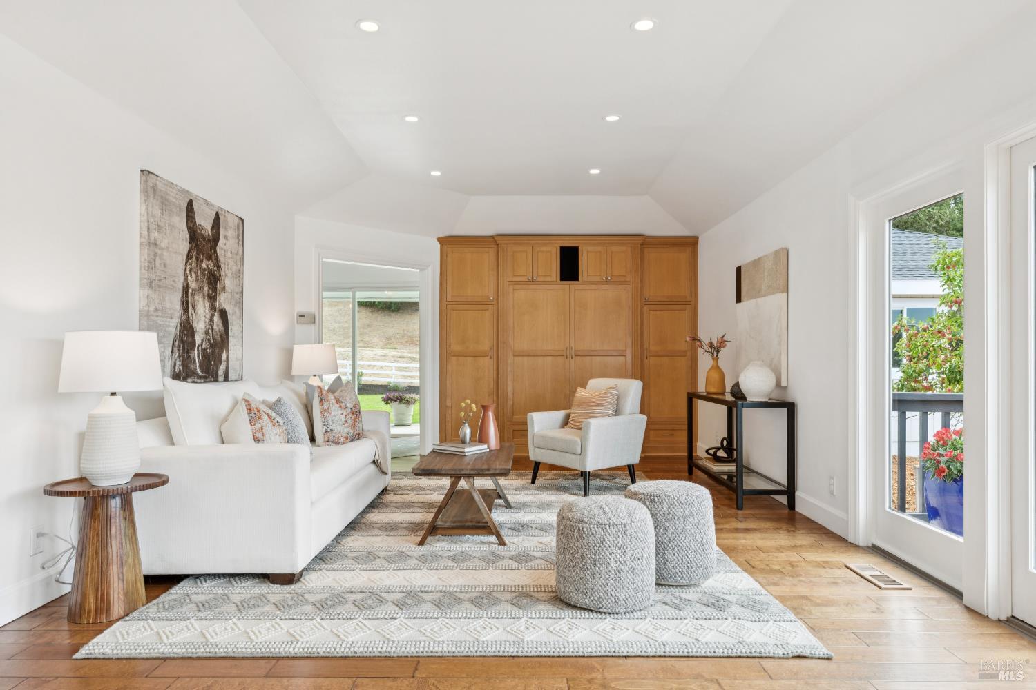 Detail Gallery Image 8 of 41 For 155 H Ln, Novato,  CA 94945 - 4 Beds | 4/1 Baths