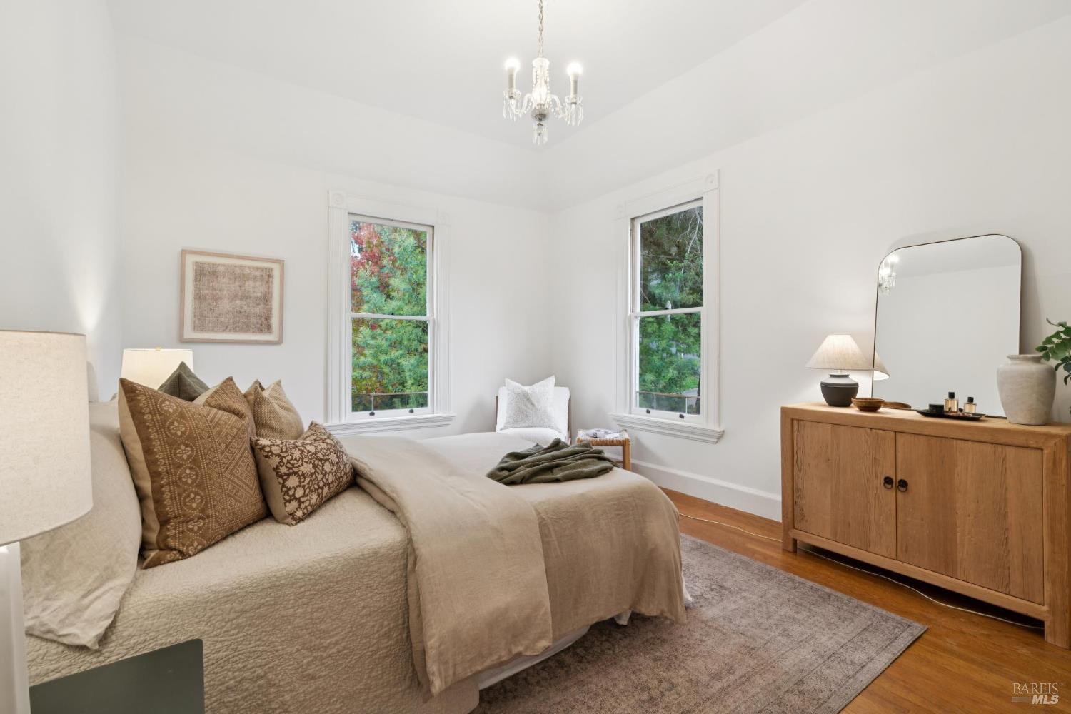 Detail Gallery Image 20 of 35 For 15 Tamalpais Ave, Mill Valley,  CA 94941 - 5 Beds | 2/1 Baths