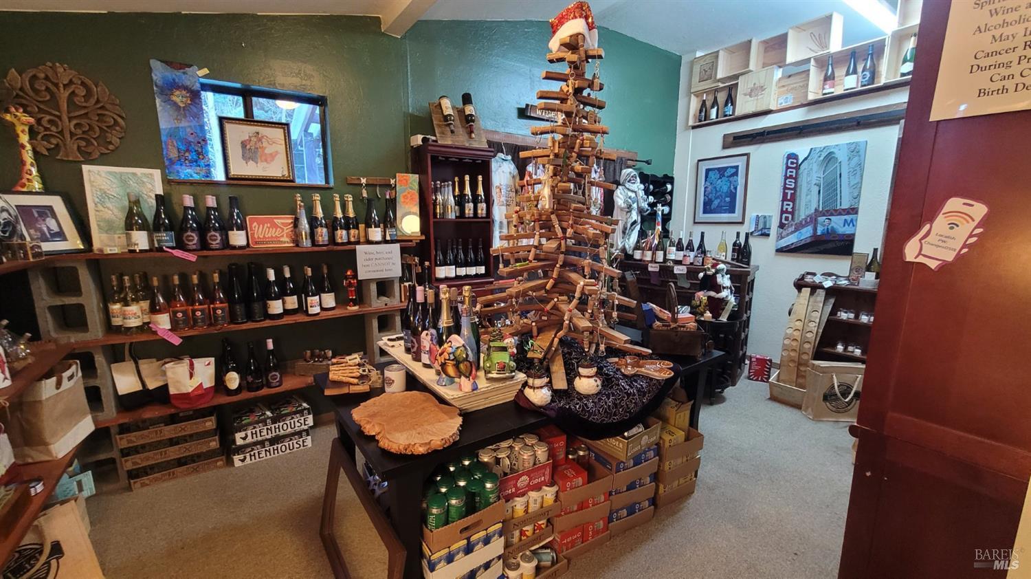 Detail Gallery Image 19 of 40 For 12060 Hwy 116 Hwy, Guerneville,  CA 95446 - 2 Beds | 1 Baths