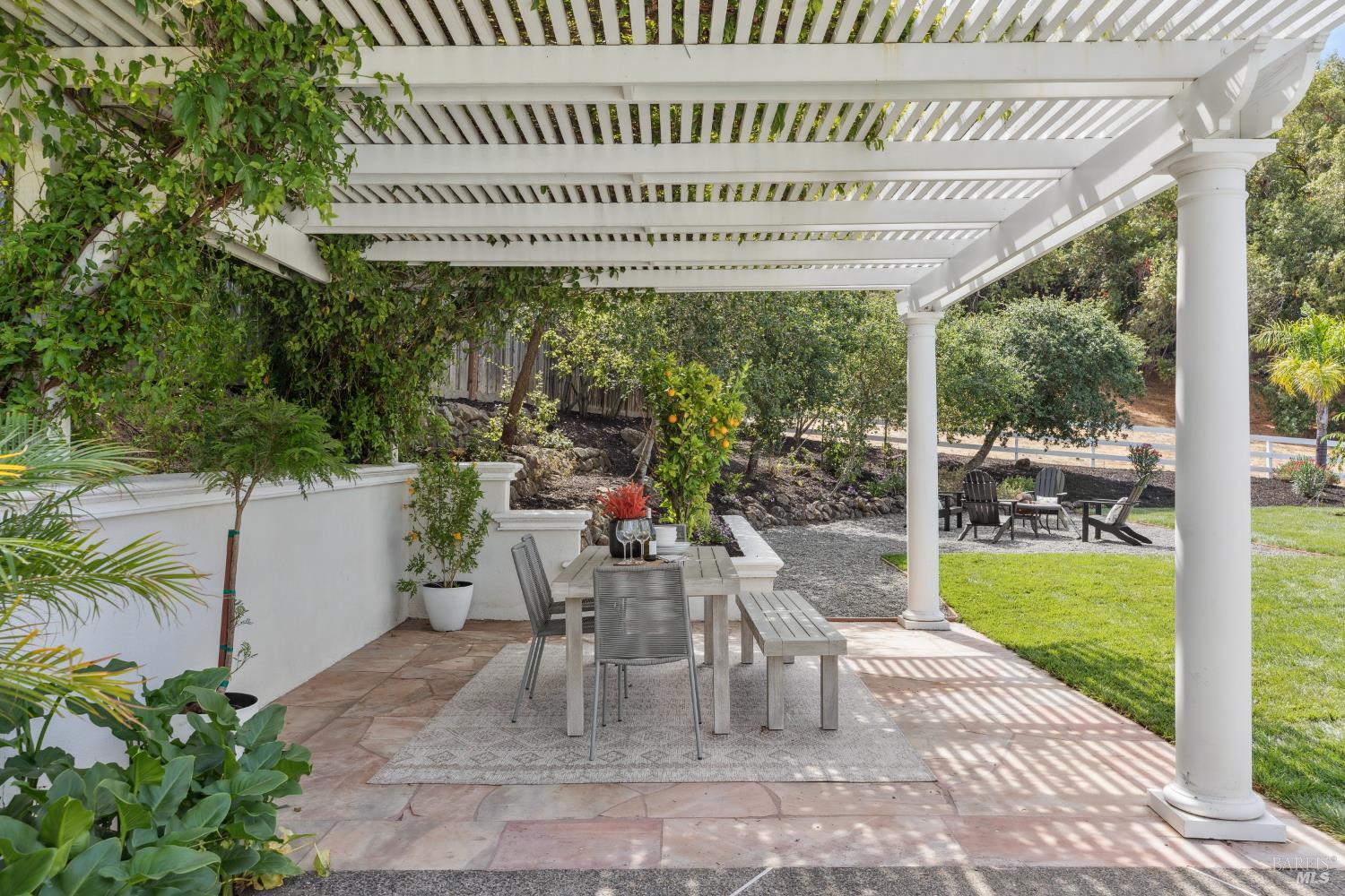 Detail Gallery Image 32 of 41 For 155 H Ln, Novato,  CA 94945 - 4 Beds | 4/1 Baths