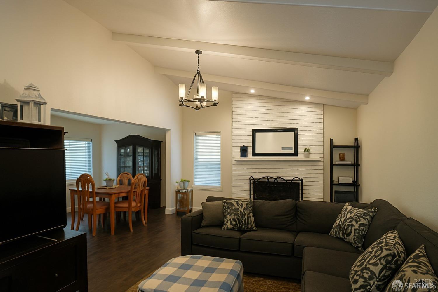 Detail Gallery Image 6 of 17 For 3366 S Francisco Way, Antioch,  CA 94509 - 3 Beds | 2 Baths