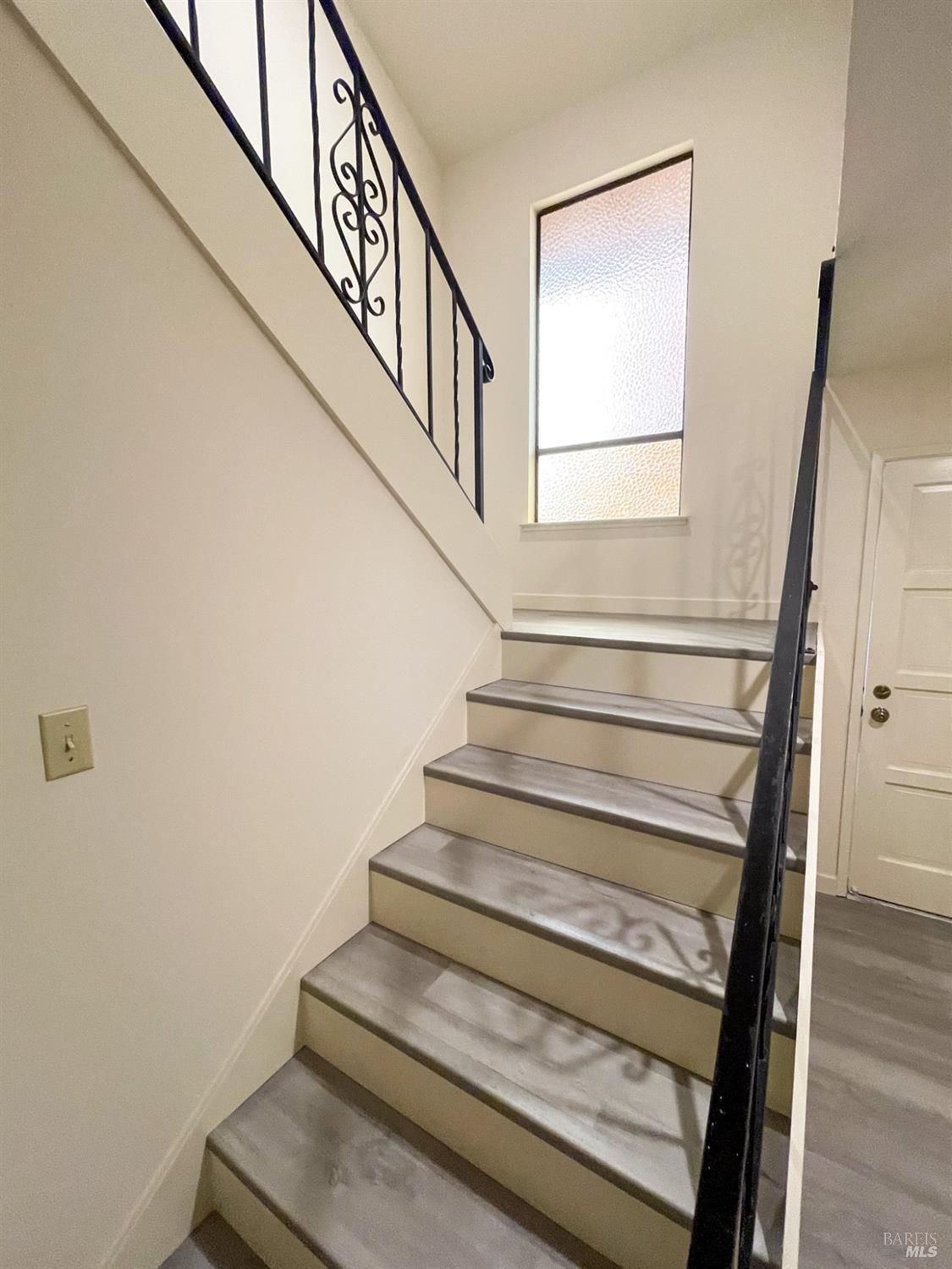 Detail Gallery Image 5 of 47 For 28 Shannon Ct, Novato,  CA 94949 - 4 Beds | 2 Baths