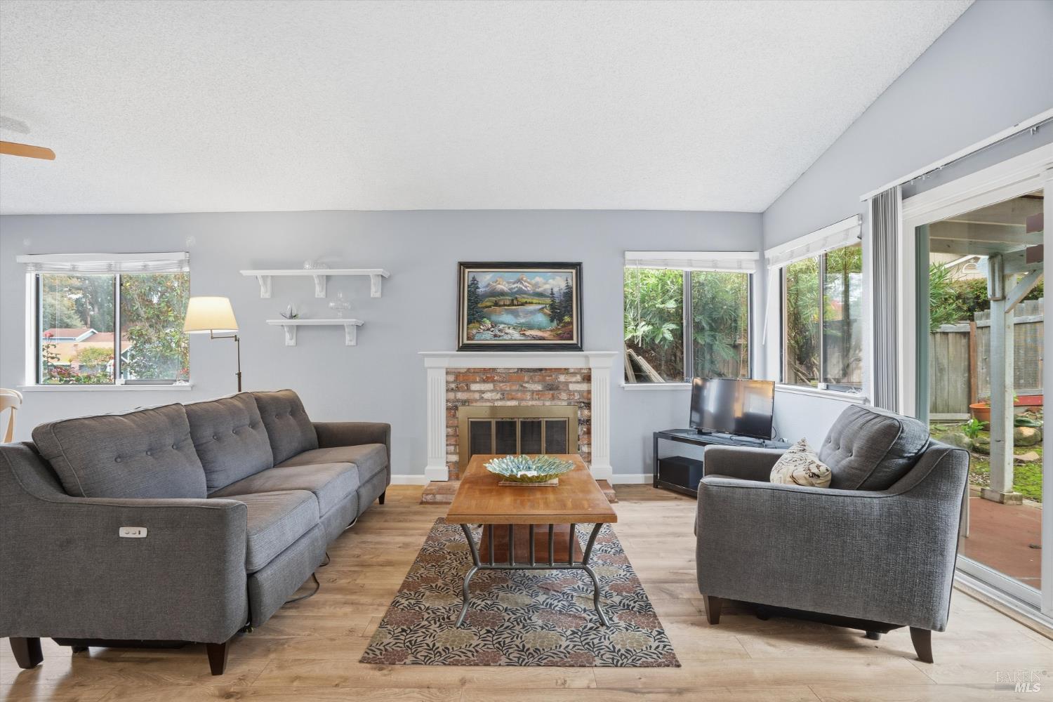 Detail Gallery Image 11 of 23 For 705 Starfish Dr, Vallejo,  CA 94591 - 3 Beds | 2 Baths