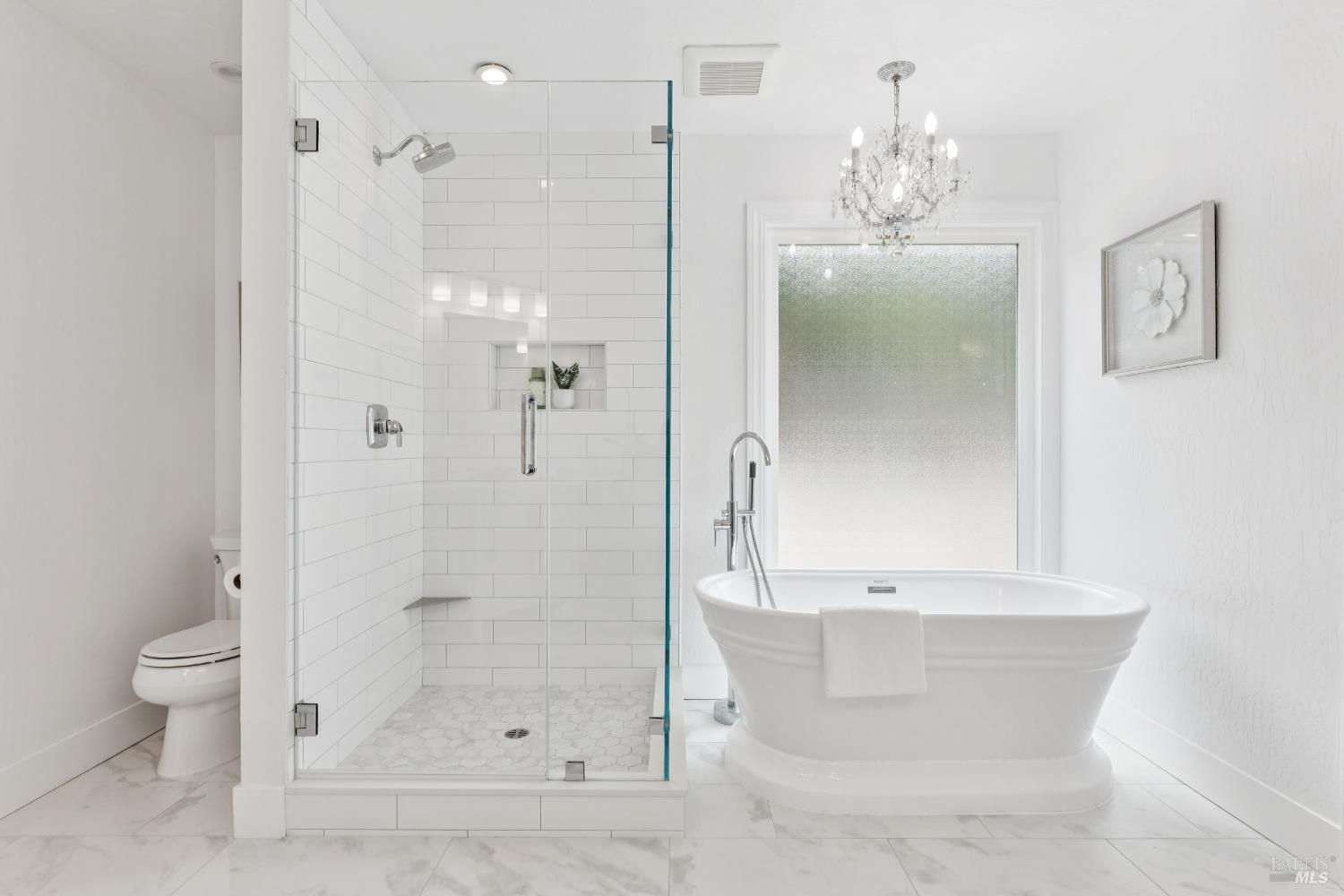 Detail Gallery Image 16 of 41 For 155 H Ln, Novato,  CA 94945 - 4 Beds | 4/1 Baths