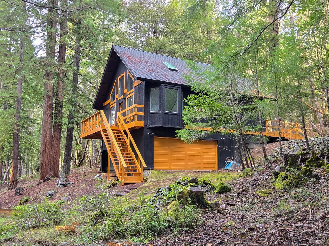 Detail Gallery Image 1 of 35 For 1946 Lupine Way, Willits,  CA 95490 - 2 Beds | 2 Baths