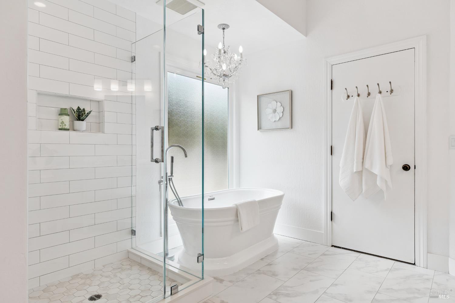 Detail Gallery Image 18 of 41 For 155 H Ln, Novato,  CA 94945 - 4 Beds | 4/1 Baths