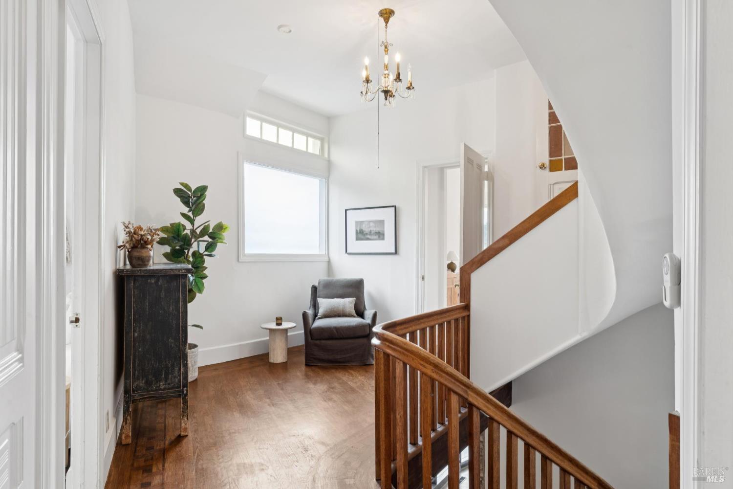 Detail Gallery Image 19 of 35 For 15 Tamalpais Ave, Mill Valley,  CA 94941 - 5 Beds | 2/1 Baths