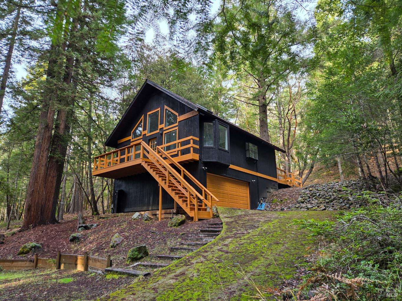 Detail Gallery Image 2 of 35 For 1946 Lupine Way, Willits,  CA 95490 - 2 Beds | 2 Baths