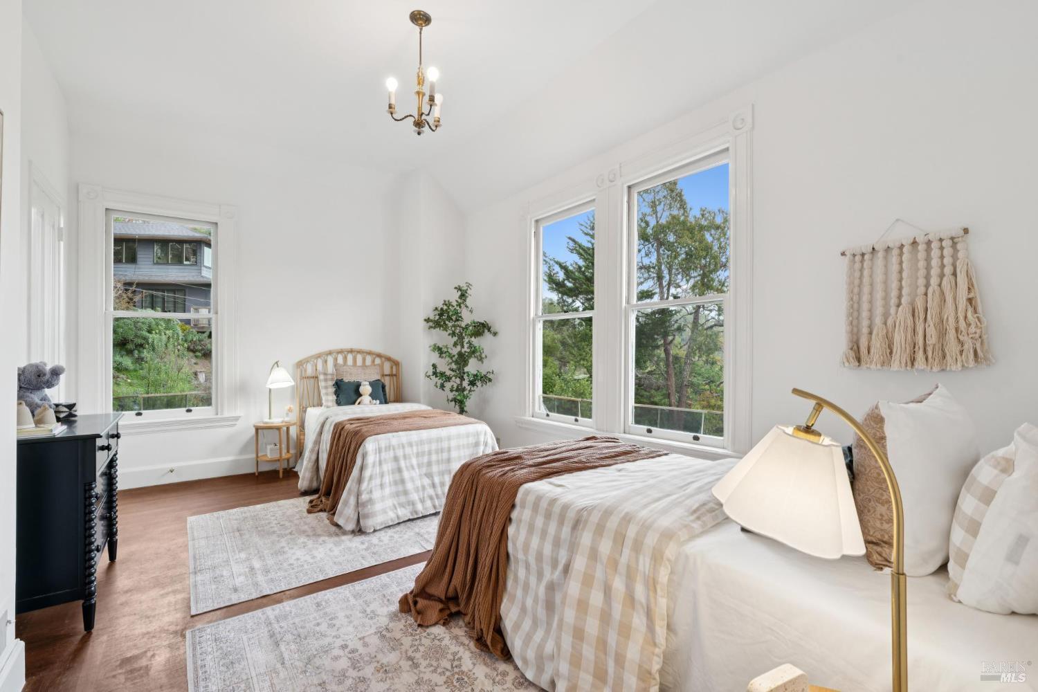 Detail Gallery Image 26 of 35 For 15 Tamalpais Ave, Mill Valley,  CA 94941 - 5 Beds | 2/1 Baths