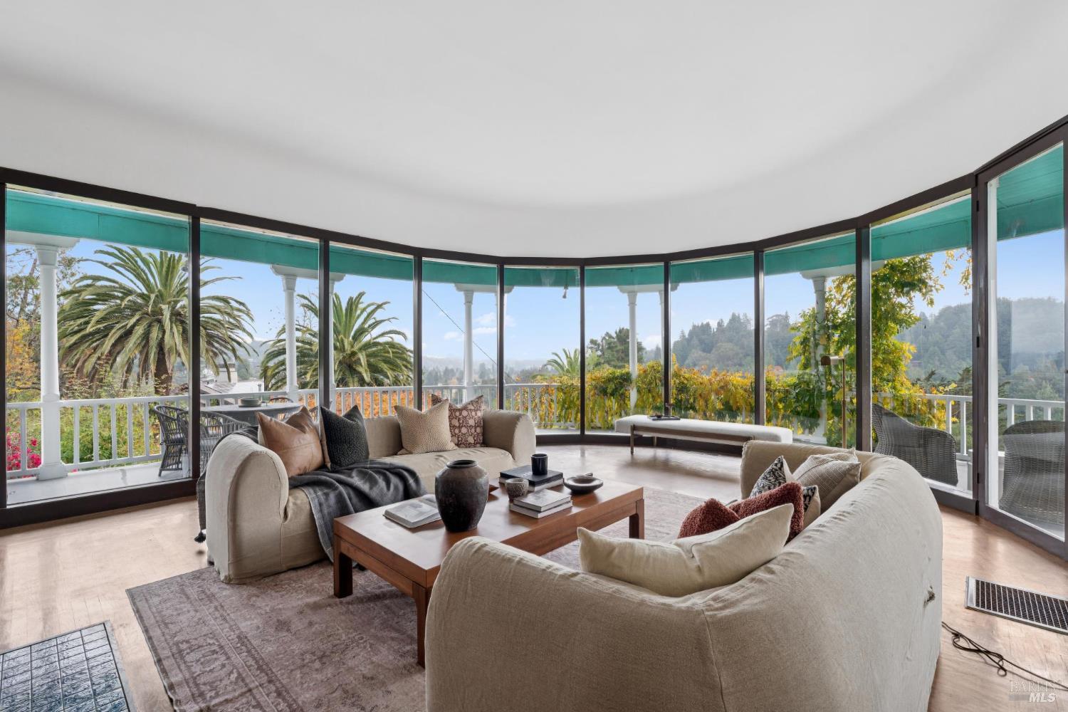 Detail Gallery Image 12 of 35 For 15 Tamalpais Ave, Mill Valley,  CA 94941 - 5 Beds | 2/1 Baths