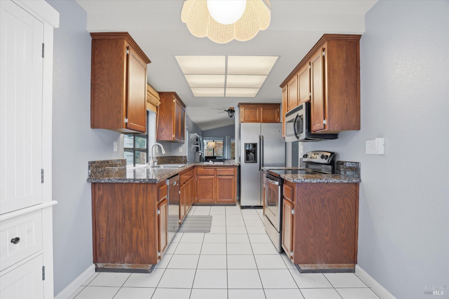 Detail Gallery Image 6 of 23 For 705 Starfish Dr, Vallejo,  CA 94591 - 3 Beds | 2 Baths