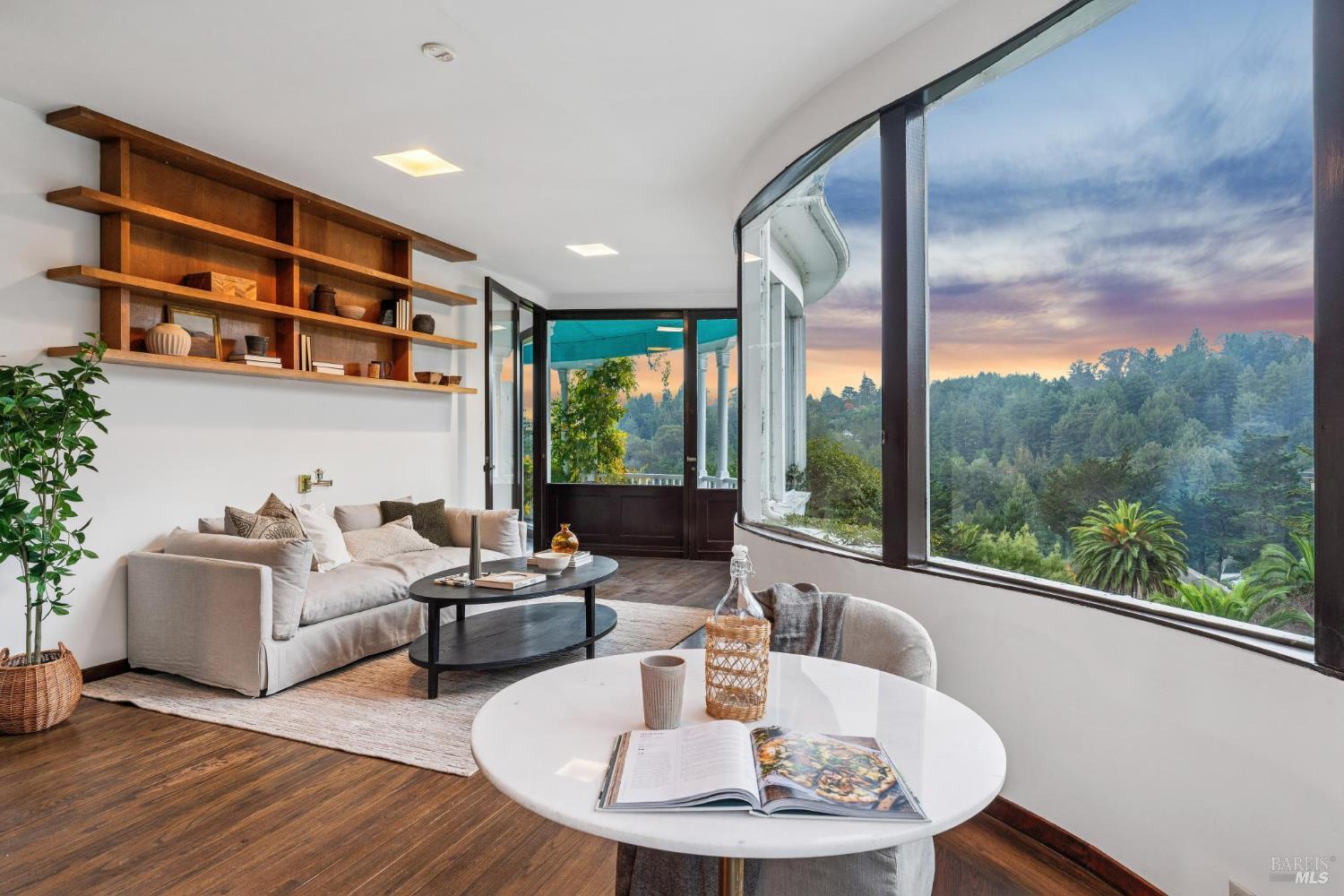 Detail Gallery Image 16 of 35 For 15 Tamalpais Ave, Mill Valley,  CA 94941 - 5 Beds | 2/1 Baths