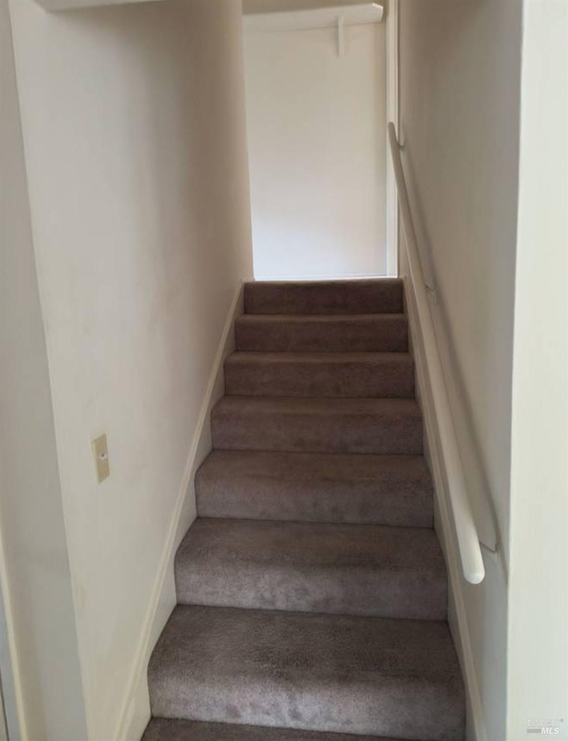 Detail Gallery Image 6 of 11 For 1308 Kaehler St #1319,  Novato,  CA 94945 - 4 Beds | 2 Baths