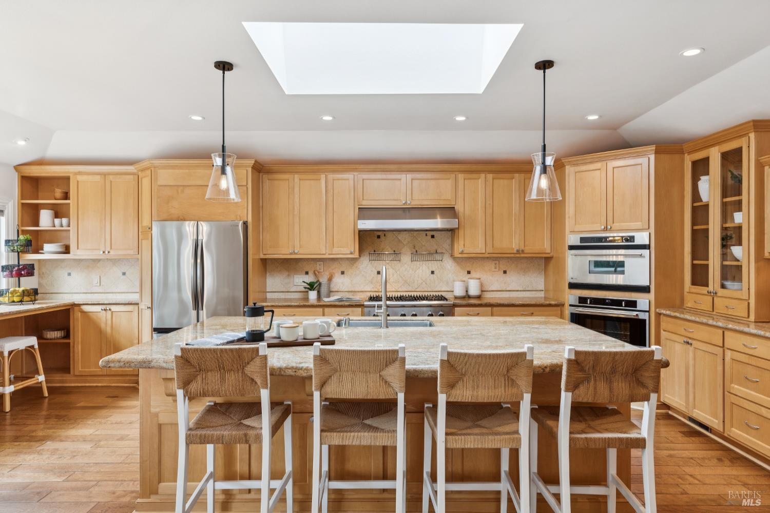 Detail Gallery Image 9 of 41 For 155 H Ln, Novato,  CA 94945 - 4 Beds | 4/1 Baths