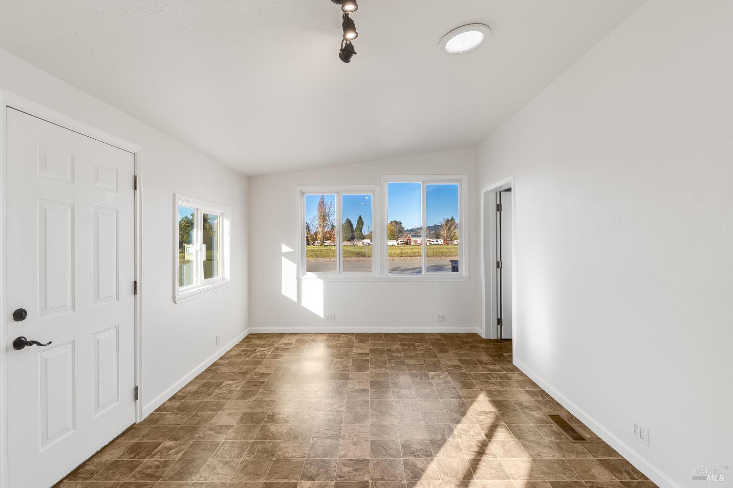 Detail Gallery Image 26 of 55 For 376 Horn Ave, Santa Rosa,  CA 95407 - 2 Beds | 1/1 Baths