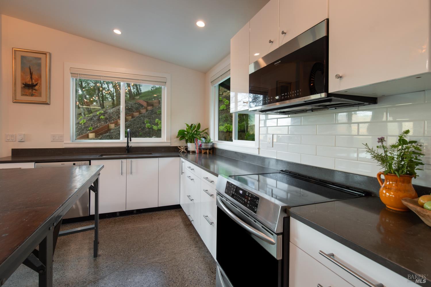 Detail Gallery Image 11 of 76 For 22855 Chianti Rd, Geyserville,  CA 95441 - – Beds | – Baths