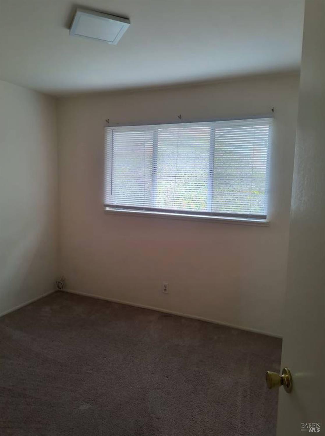 Detail Gallery Image 10 of 11 For 1308 Kaehler St #1319,  Novato,  CA 94945 - 4 Beds | 2 Baths