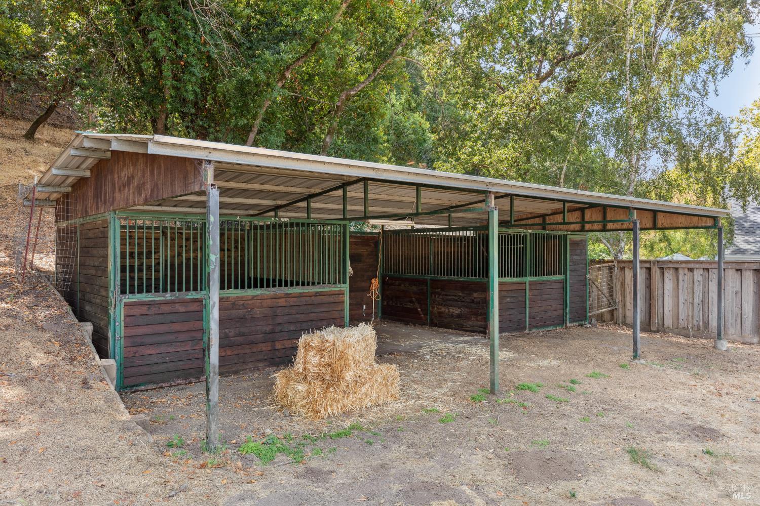 Detail Gallery Image 40 of 41 For 155 H Ln, Novato,  CA 94945 - 4 Beds | 4/1 Baths