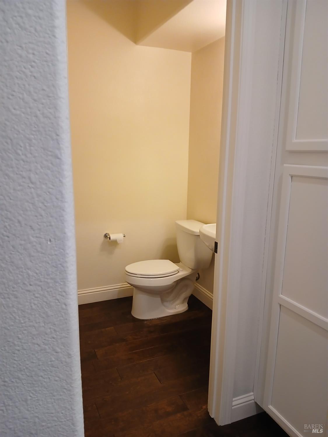 Detail Gallery Image 6 of 24 For 2022 Verbena Dr, Santa Rosa,  CA 95404 - 3 Beds | 2/1 Baths