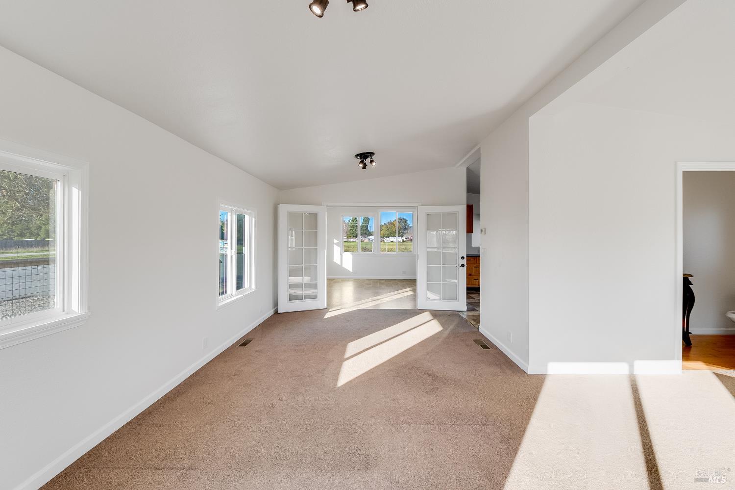 Detail Gallery Image 33 of 55 For 376 Horn Ave, Santa Rosa,  CA 95407 - 2 Beds | 1/1 Baths