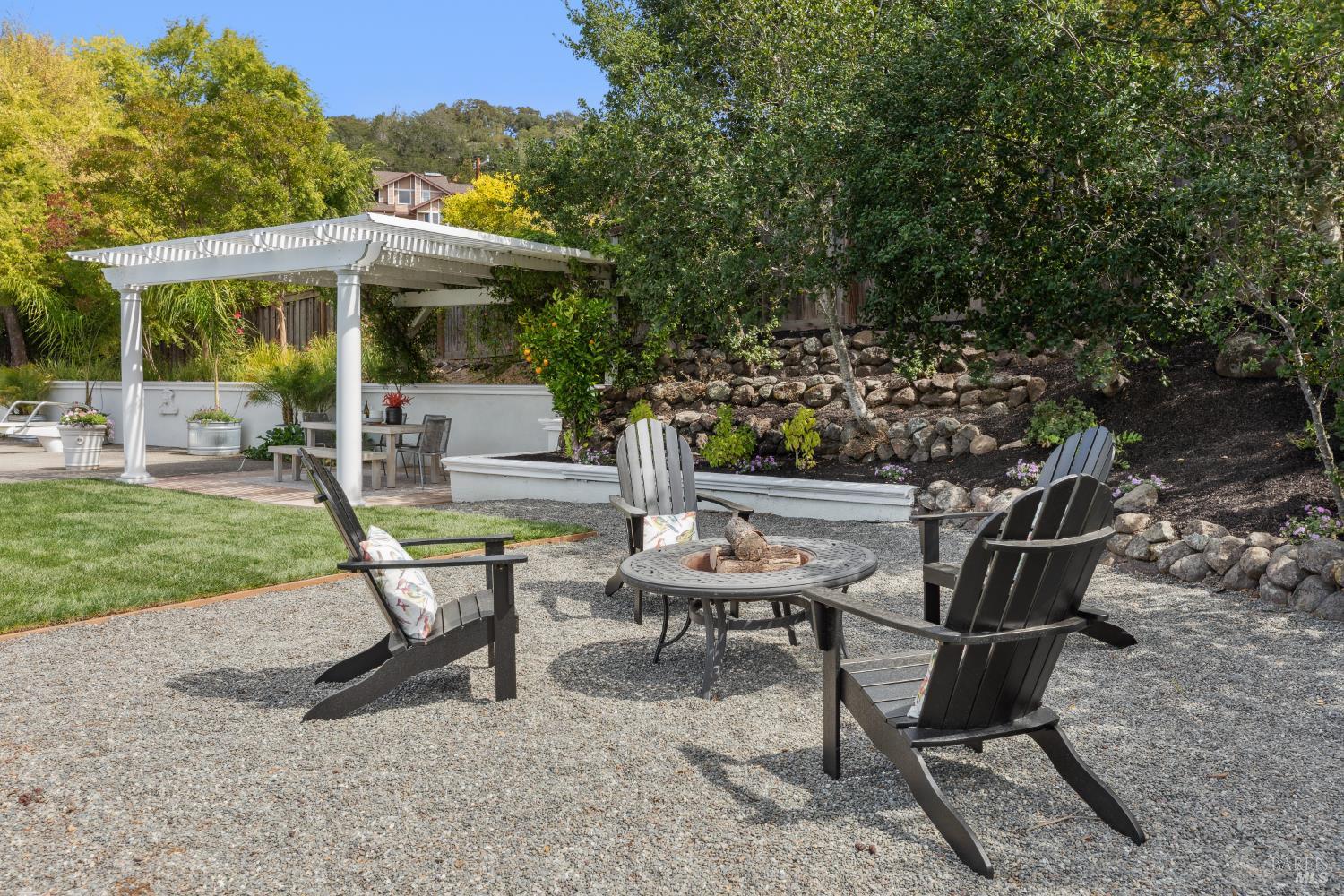 Detail Gallery Image 36 of 41 For 155 H Ln, Novato,  CA 94945 - 4 Beds | 4/1 Baths