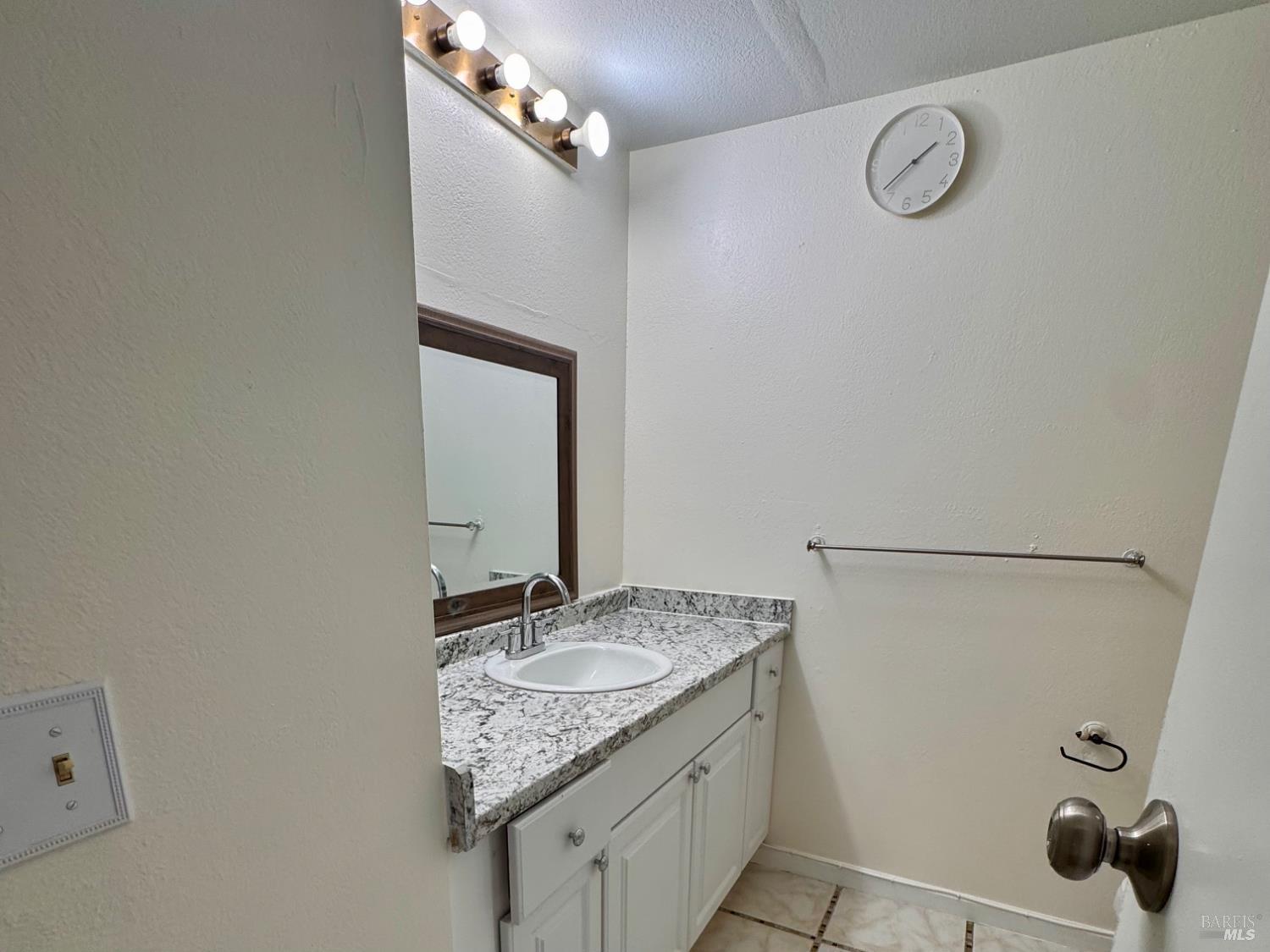 Detail Gallery Image 7 of 12 For 2890 Redwood Pkwy #6-1,  Vallejo,  CA 94591 - 2 Beds | 2 Baths