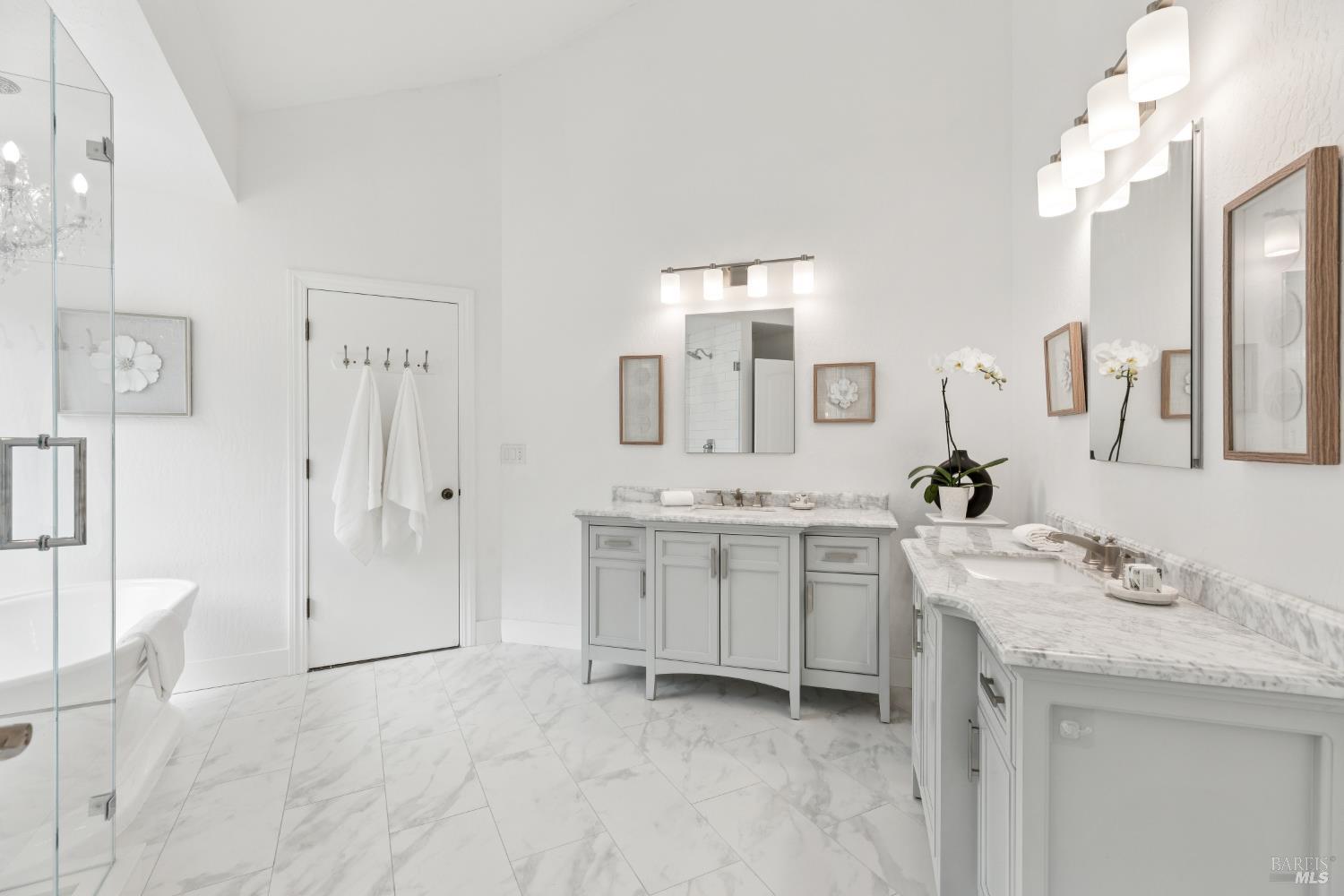 Detail Gallery Image 15 of 41 For 155 H Ln, Novato,  CA 94945 - 4 Beds | 4/1 Baths