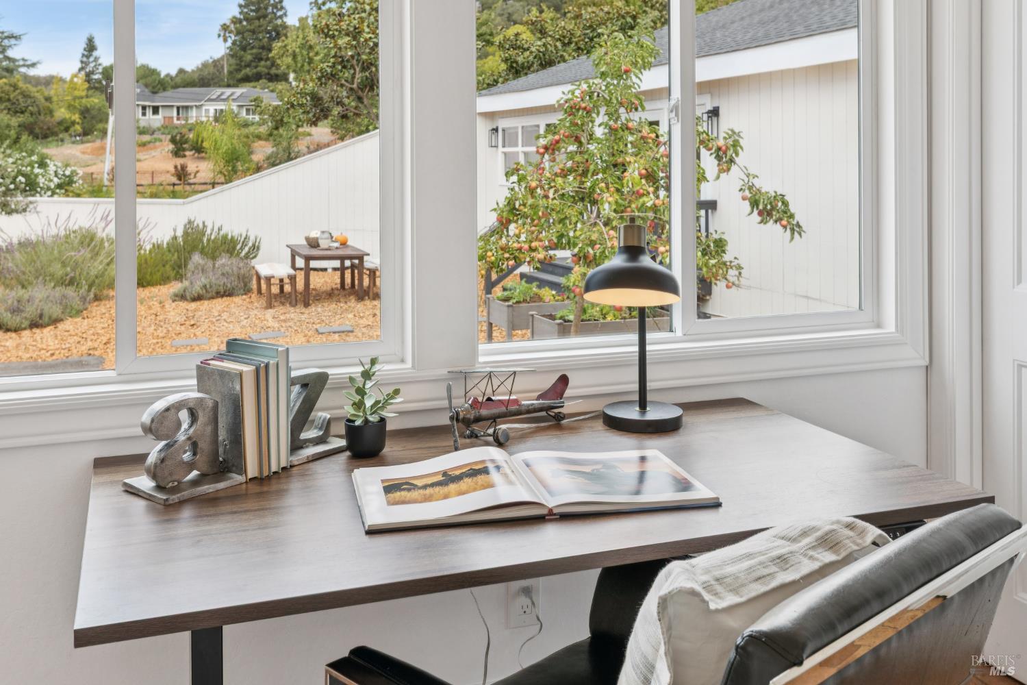 Detail Gallery Image 23 of 41 For 155 H Ln, Novato,  CA 94945 - 4 Beds | 4/1 Baths