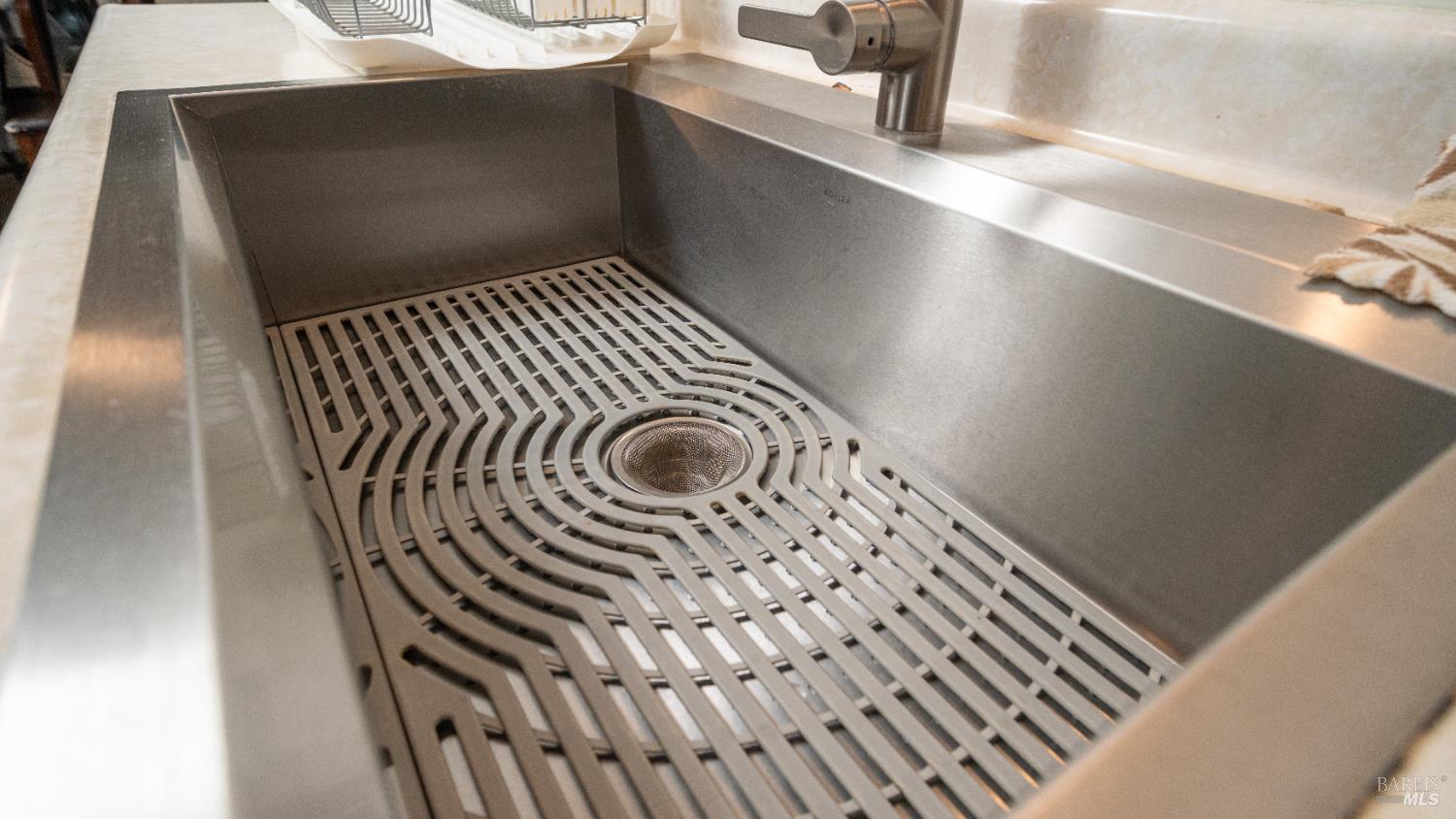 Detail Gallery Image 15 of 53 For 401 Frisbie Ave, Santa Rosa,  CA 95407 - 3 Beds | 2 Baths