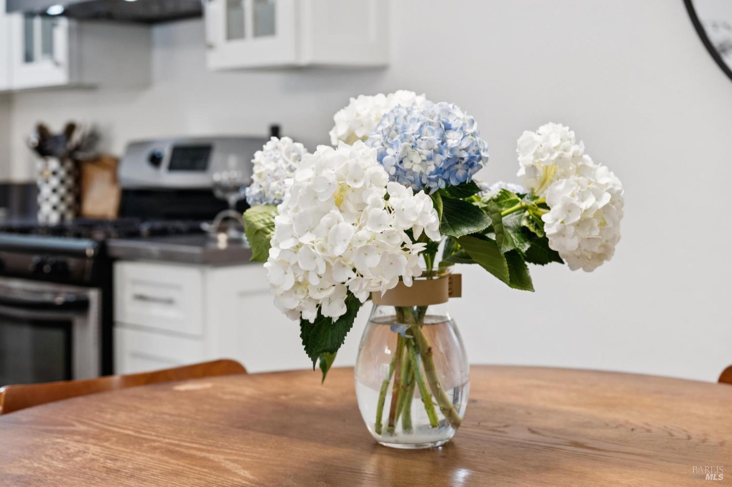 Detail Gallery Image 13 of 30 For 310 Larkspur Plaza Dr, Larkspur,  CA 94939 - 2 Beds | 1 Baths