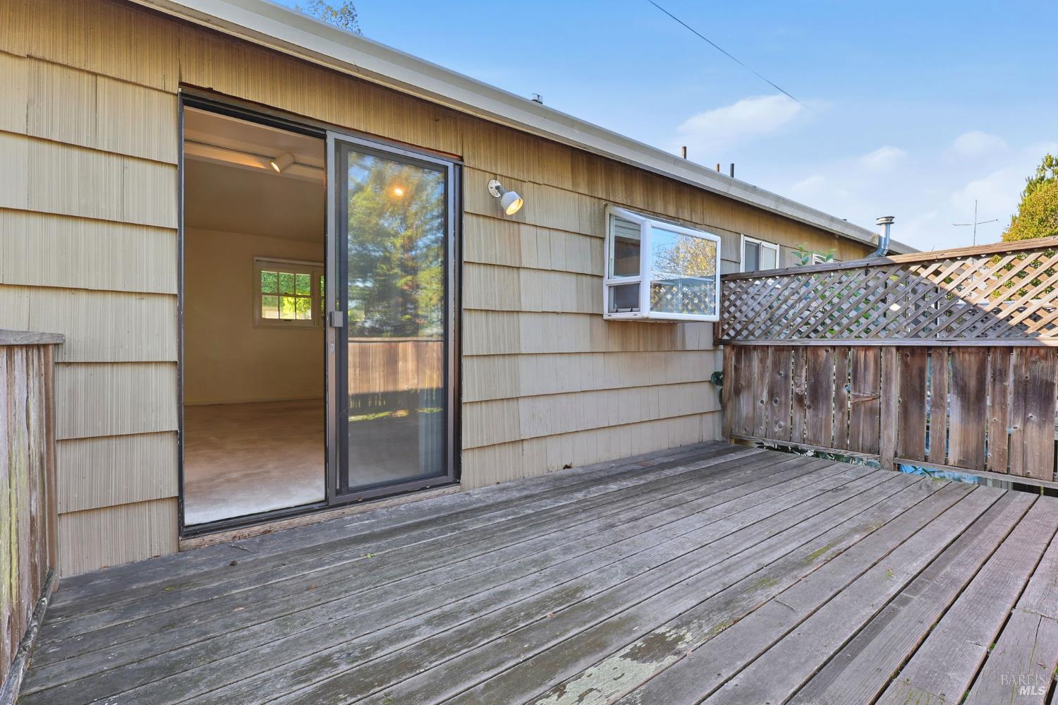 Detail Gallery Image 30 of 33 For 834 Meadowsweet Dr, Corte Madera,  CA 94925 - 3 Beds | 3 Baths