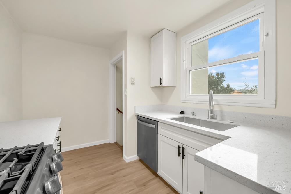 Detail Gallery Image 9 of 34 For 2525 Alameda St, Vallejo,  CA 94590 - 2 Beds | 1 Baths