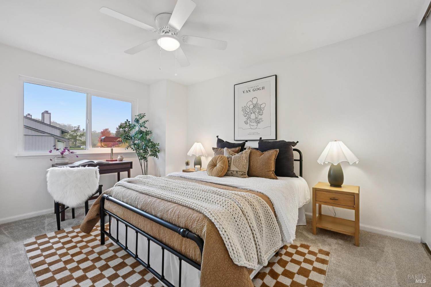 Detail Gallery Image 13 of 21 For 405 Sylvia Way, San Rafael,  CA 94903 - 3 Beds | 2/1 Baths