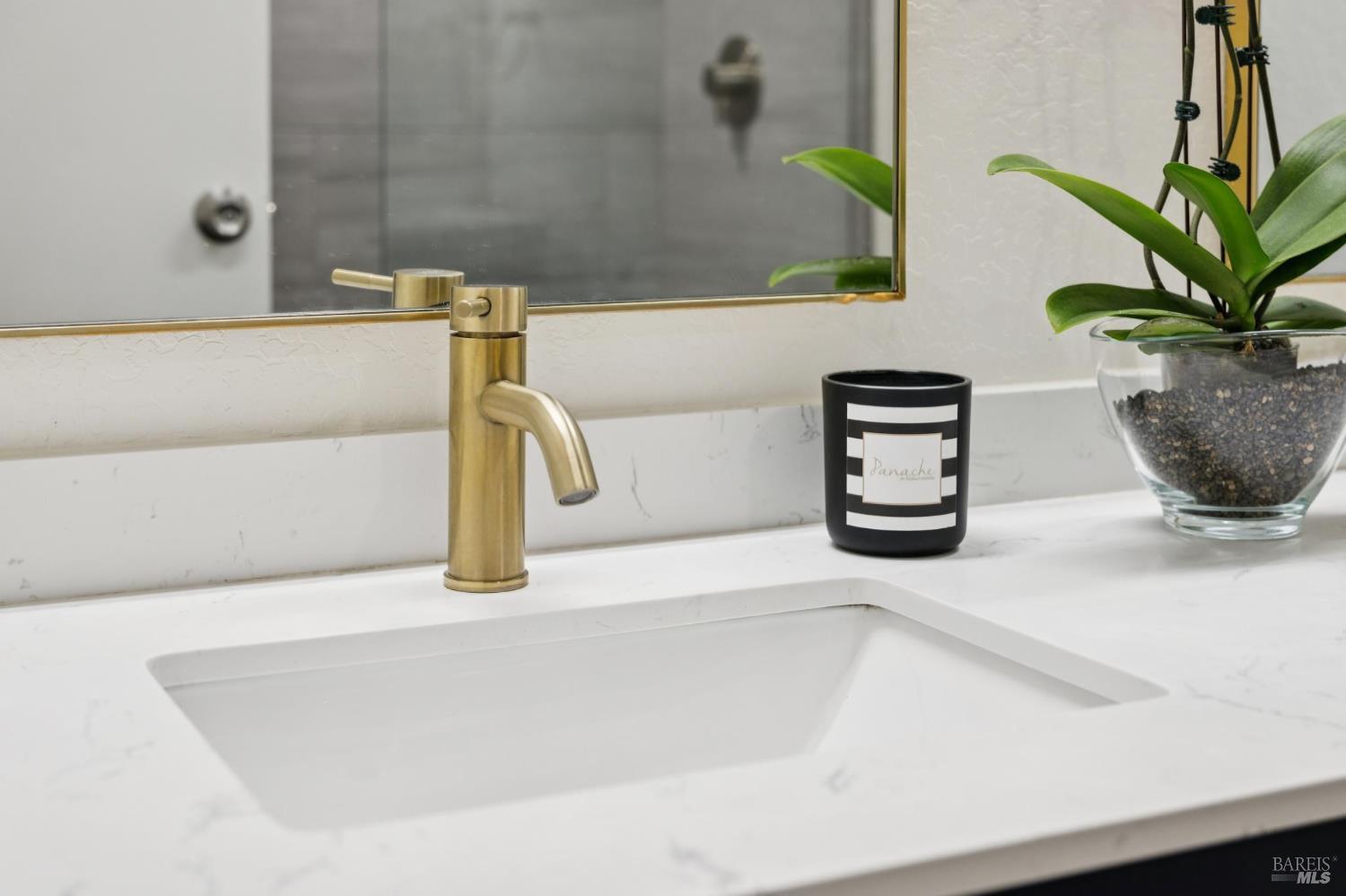 Detail Gallery Image 16 of 30 For 310 Larkspur Plaza Dr, Larkspur,  CA 94939 - 2 Beds | 1 Baths