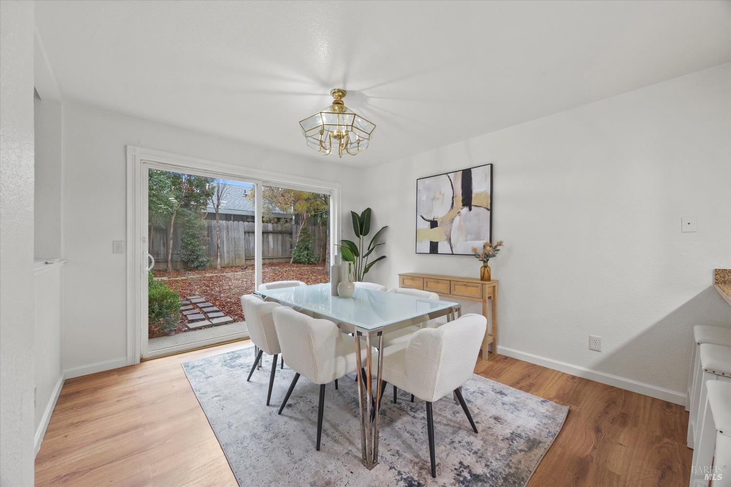 Detail Gallery Image 12 of 28 For 706 Peregrine Way, Vacaville,  CA 95687 - 3 Beds | 2/1 Baths