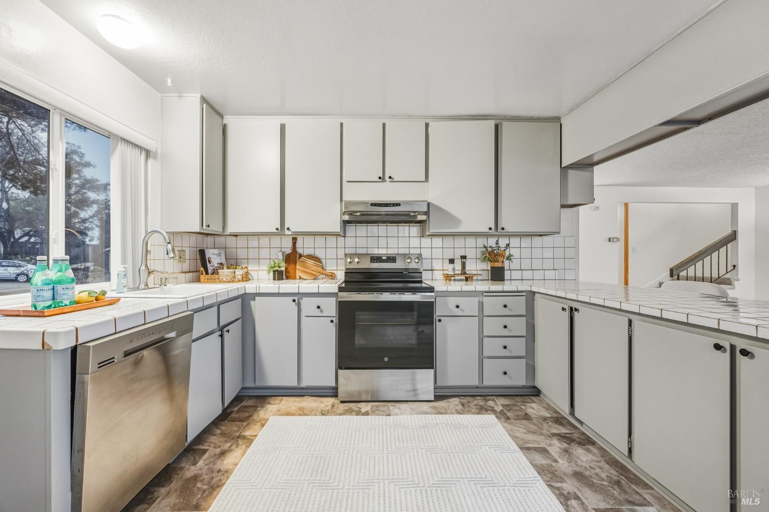 Detail Gallery Image 23 of 51 For 494 Mills Dr, Benicia,  CA 94510 - 4 Beds | 2/1 Baths