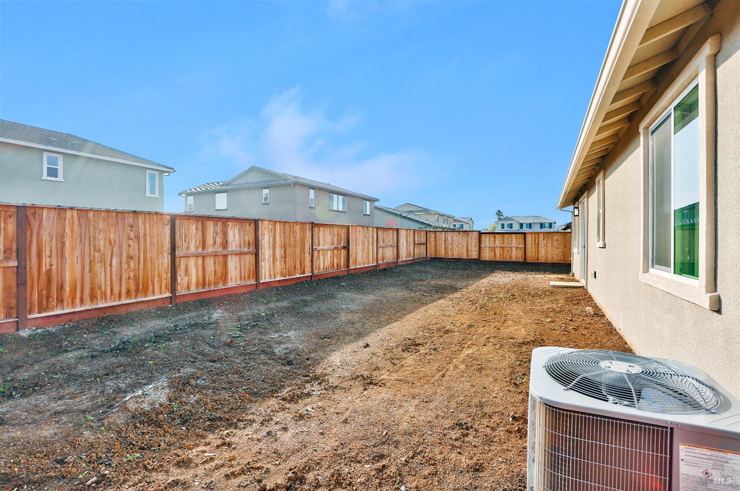 Detail Gallery Image 33 of 35 For 519 Leveler Dr, Vacaville,  CA 95687 - 4 Beds | 3 Baths