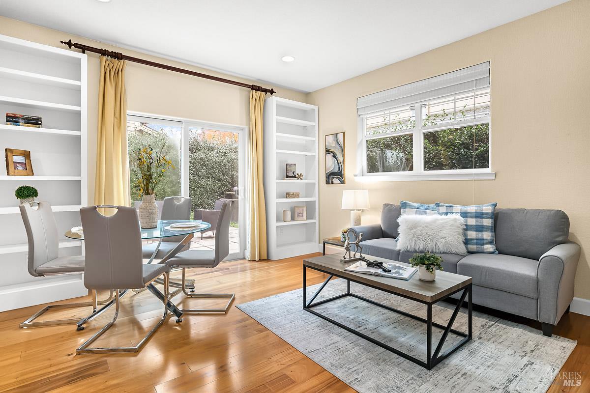 Detail Gallery Image 7 of 23 For 960 1st St, Sonoma,  CA 95476 - 3 Beds | 2/1 Baths