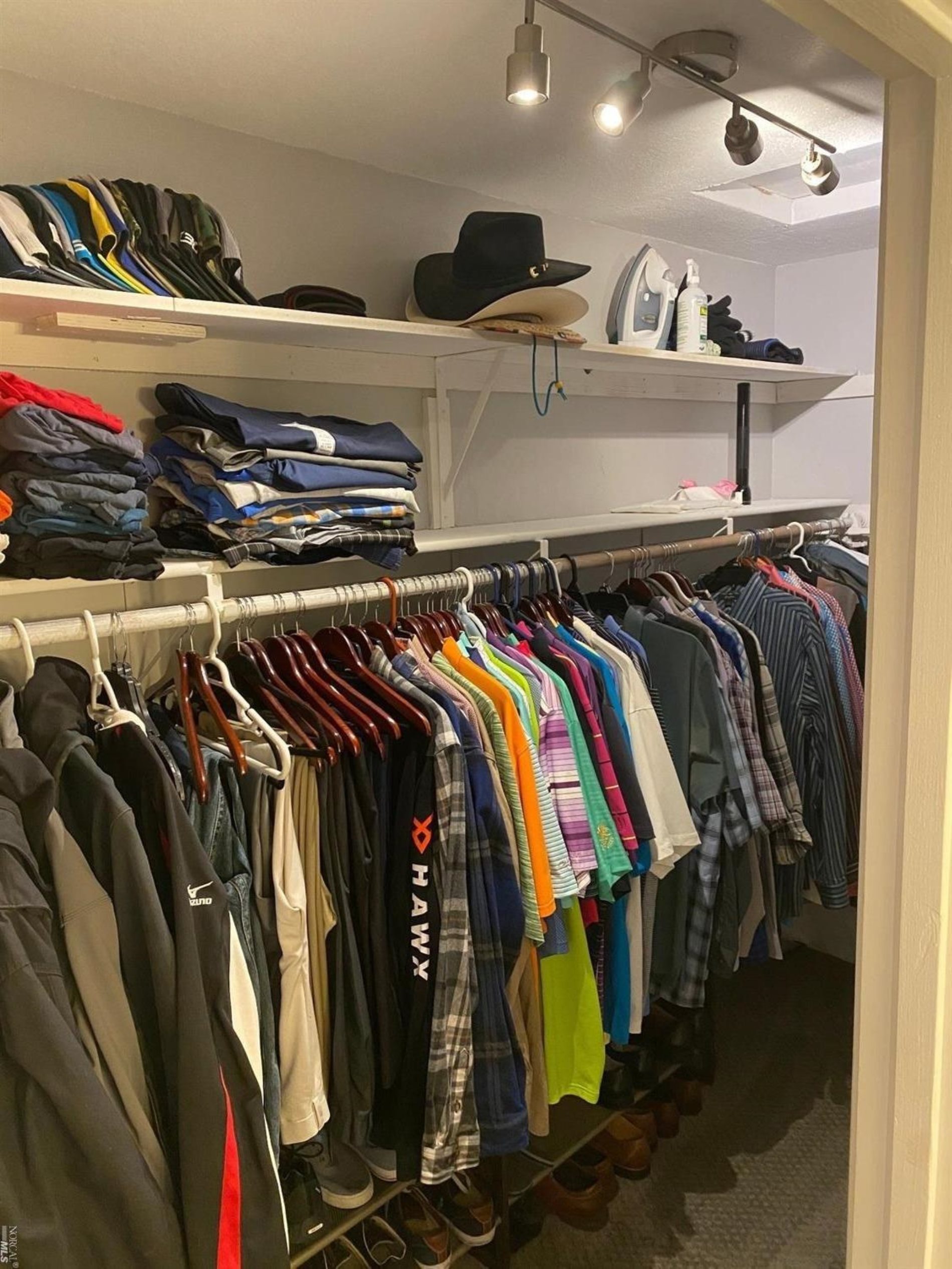 Detail Gallery Image 11 of 15 For 1791 Lindo St, Benicia,  CA 94510 - 2 Beds | 2/1 Baths