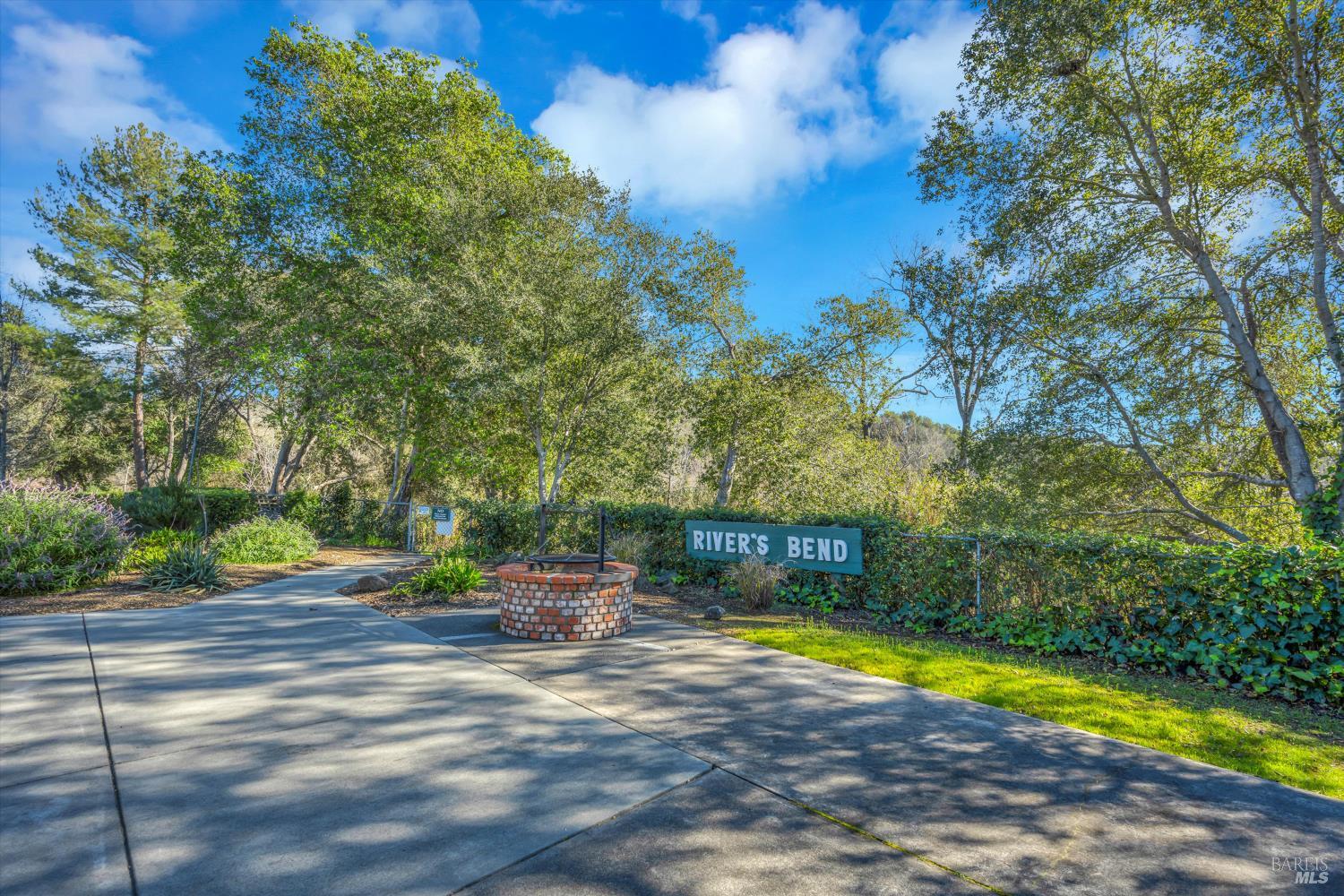 Detail Gallery Image 33 of 38 For 220 Cedar Cir, Healdsburg,  CA 95448 - 2 Beds | 2 Baths