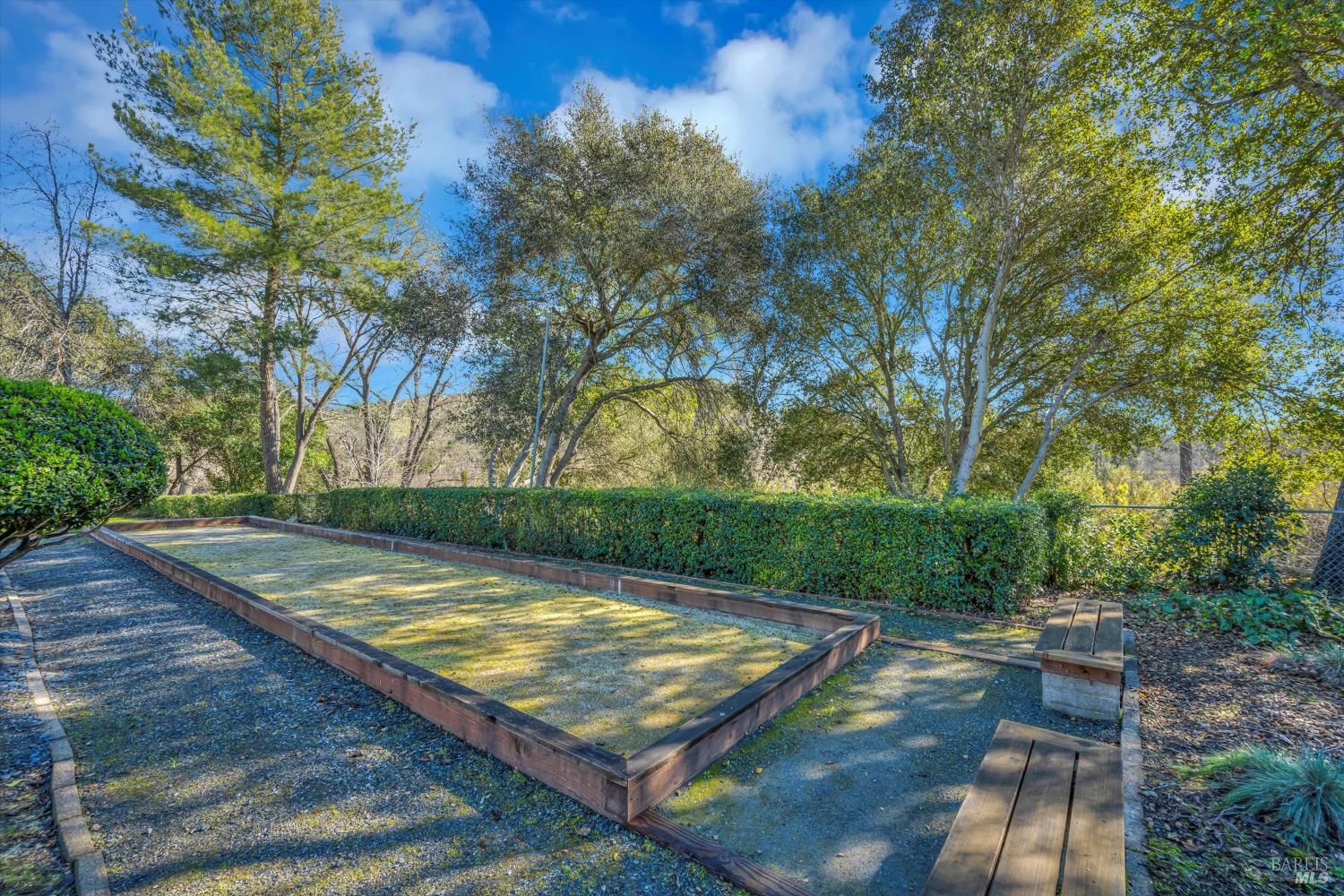 Detail Gallery Image 32 of 38 For 220 Cedar Cir, Healdsburg,  CA 95448 - 2 Beds | 2 Baths