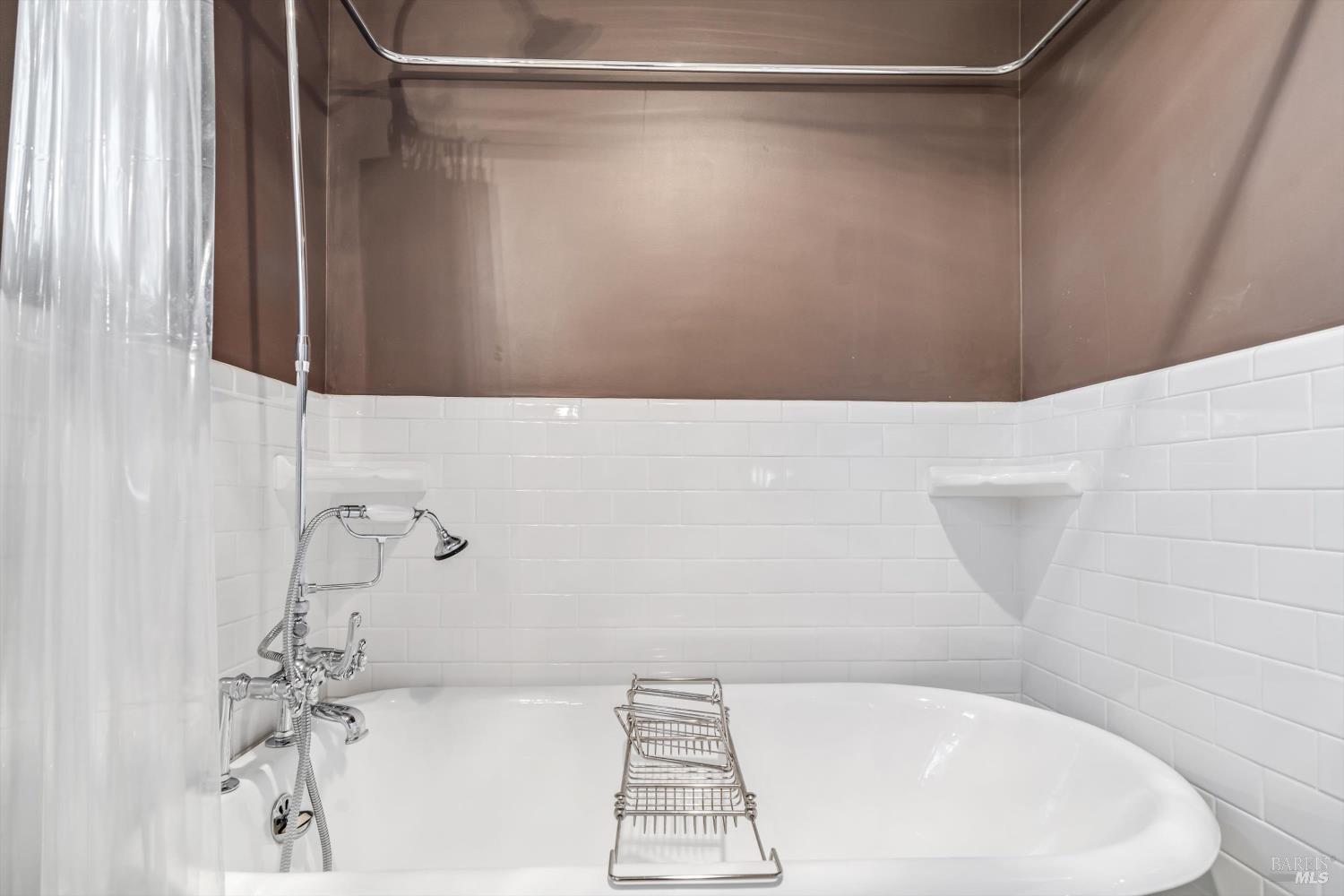 Detail Gallery Image 17 of 28 For 772 Mcclelland Dr, Windsor,  CA 95492 - 3 Beds | 2/1 Baths