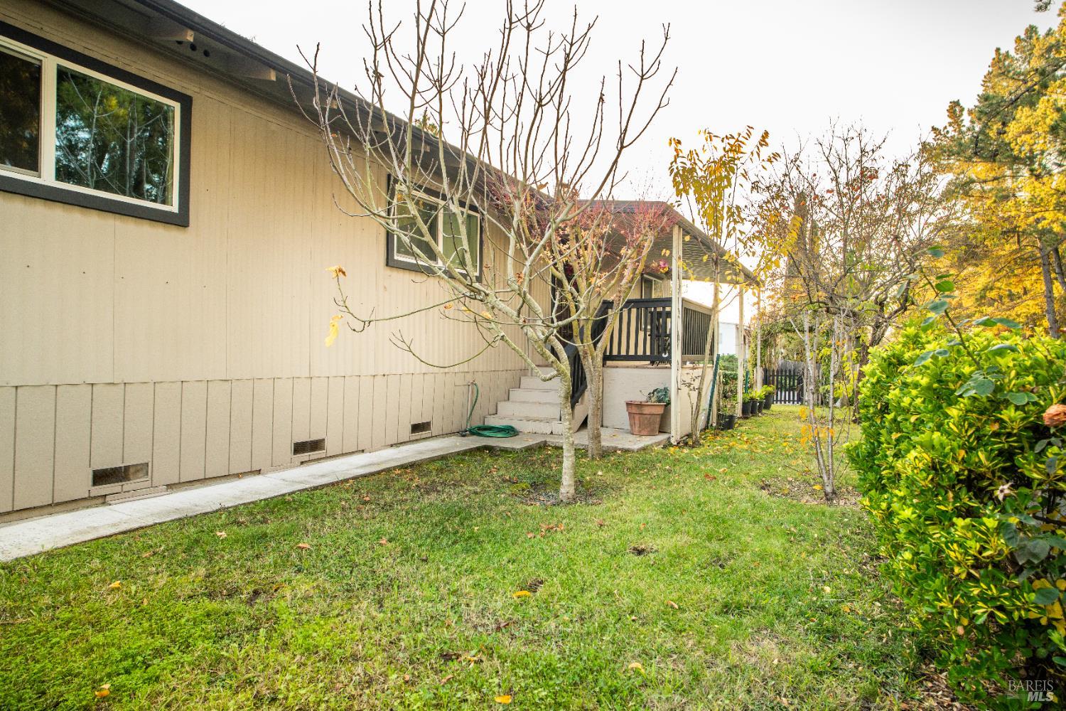 Detail Gallery Image 11 of 53 For 401 Frisbie Ave, Santa Rosa,  CA 95407 - 3 Beds | 2 Baths